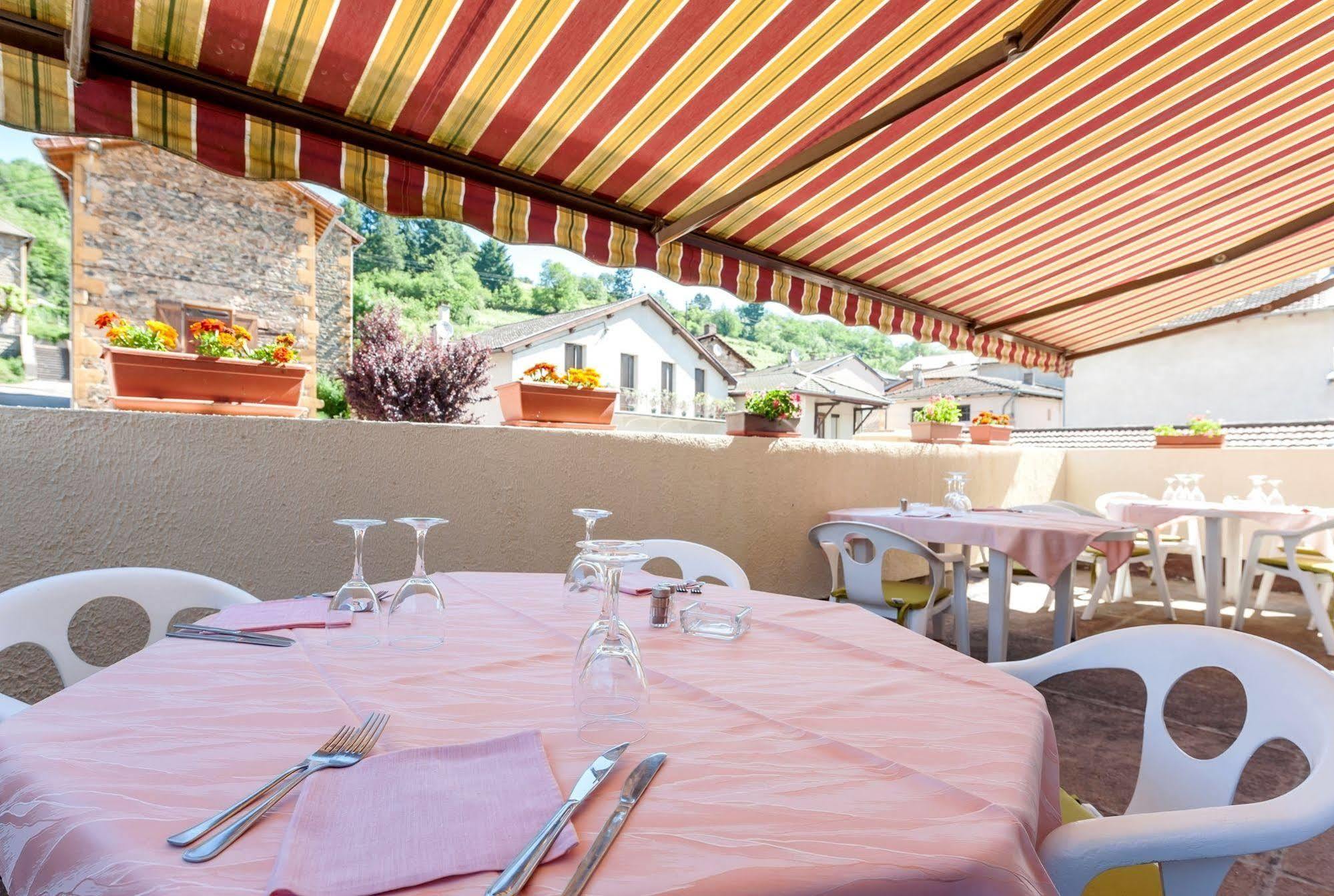 Hotel Restaurant Le Saint Clement Exteriör bild